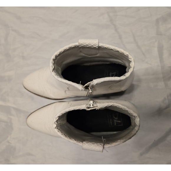 Dirty Laundry Unite Western Boot White Womens 8M, Low Heel‎ Cowgirl Cute Party - Picture 3 of 8